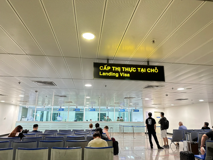 越南機(jī)場柜臺2.png
