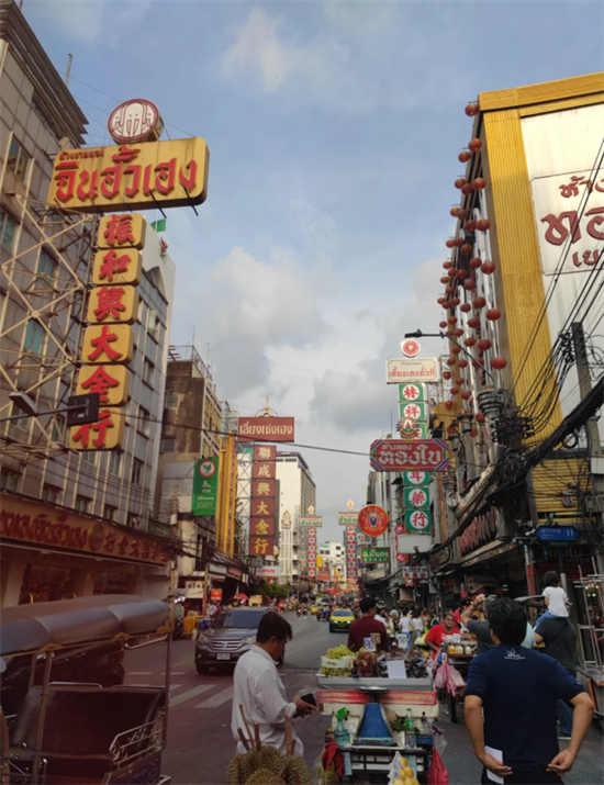 泰國街頭1.png